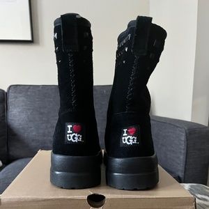 UGG Boots Size 7 * New in box